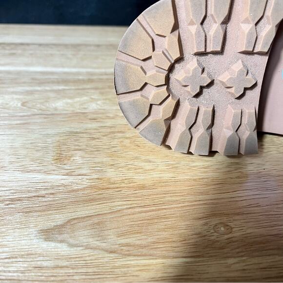 BCBGeneration Montana‎ Tan Ankle Boots Size 6.5 - Picture 13 of 14